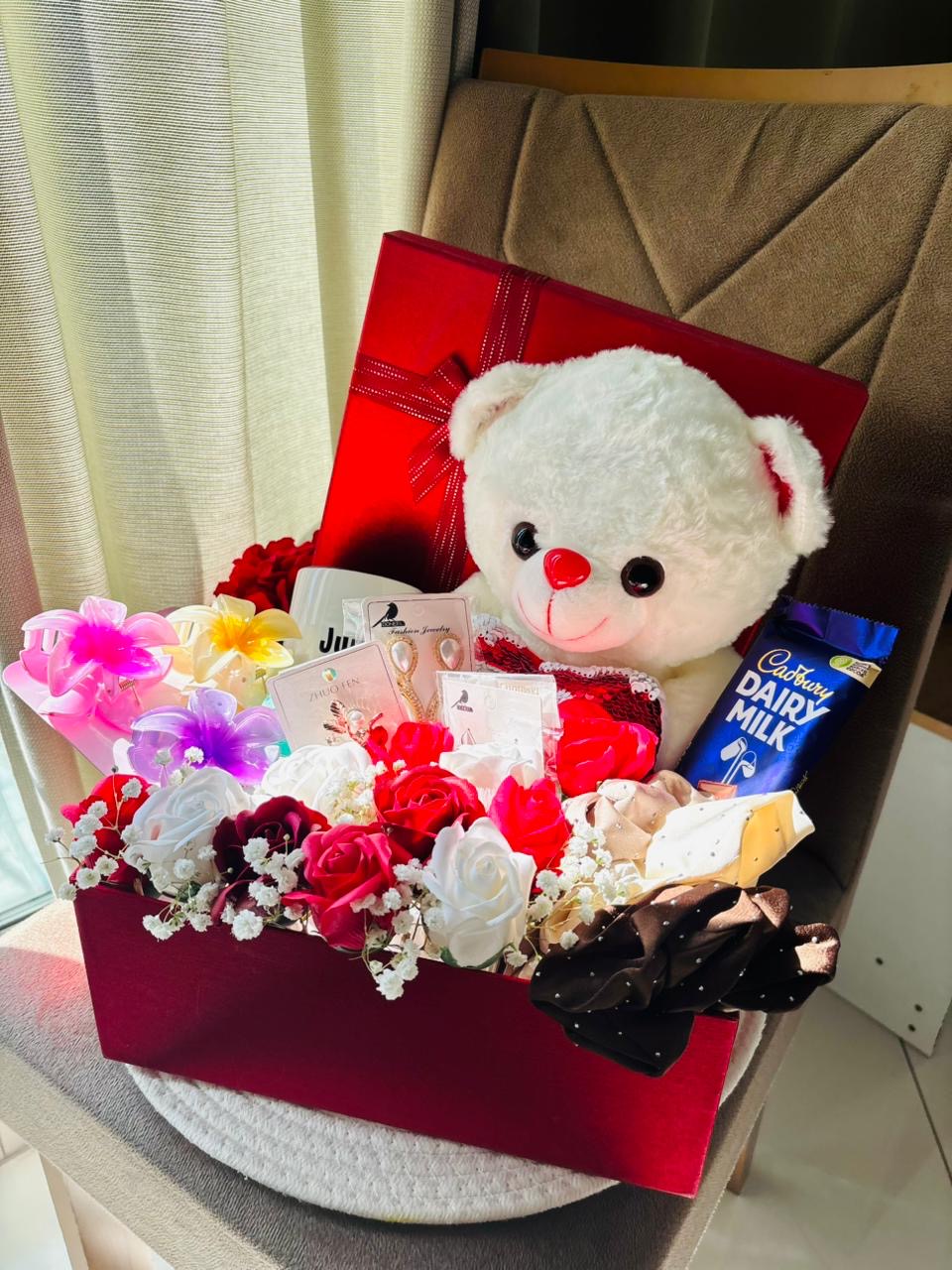 Bear Hugs🫂& Bow's🎀Hamper